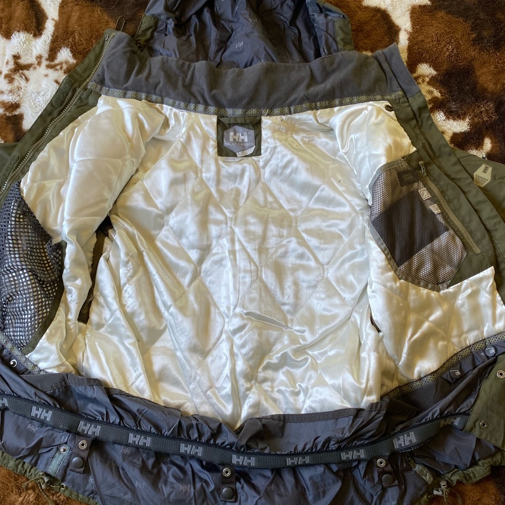 Helly Hansen Green Winter Jacket - image 4